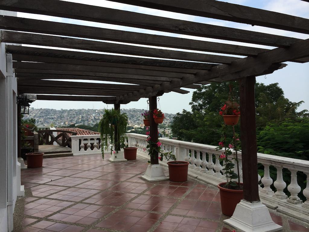 Iguanazu Bed & Breakfast Гуаякиль Экстерьер фото