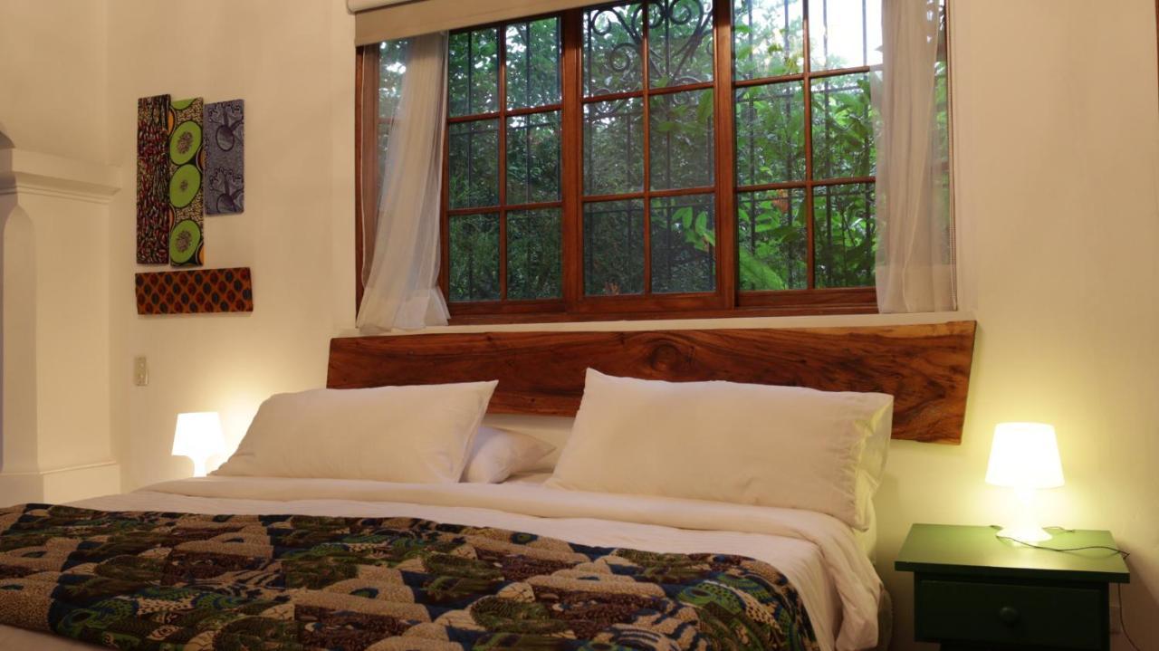 Iguanazu Bed & Breakfast Гуаякиль Экстерьер фото